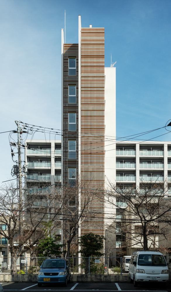 学校法人大原学園　岡山校2号館